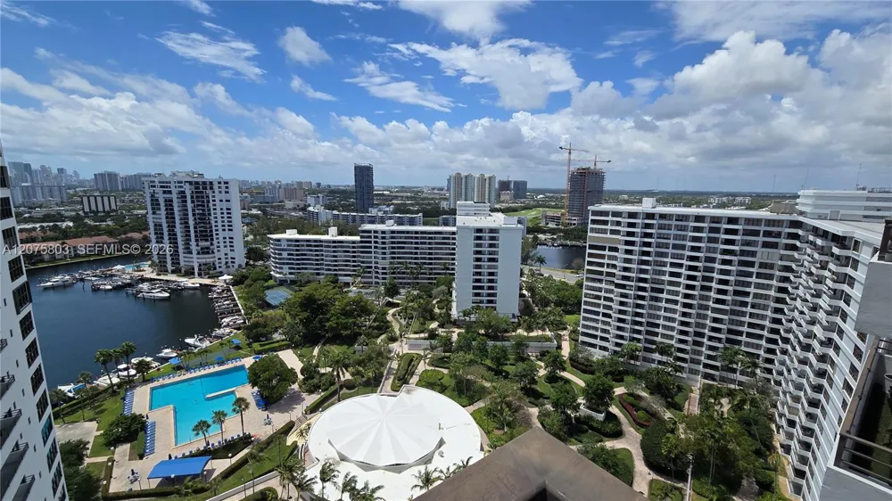 2500 Parkview Dr #2317 Hallandale Beach, FL 33009