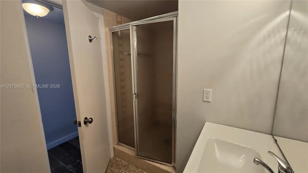 2500 Parkview Dr #2317 Hallandale Beach, FL 33009