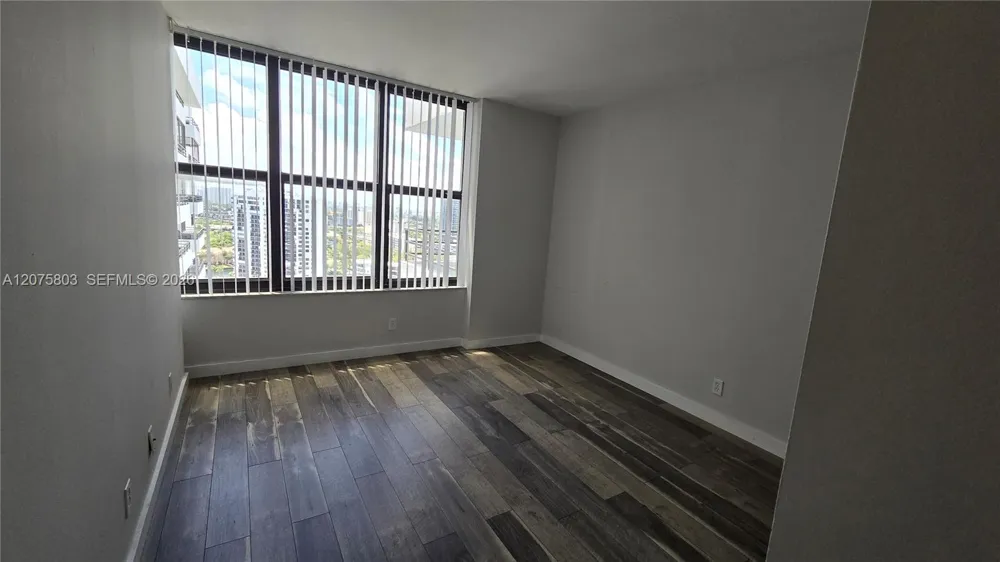 2500 Parkview Dr #2317 Hallandale Beach, FL 33009