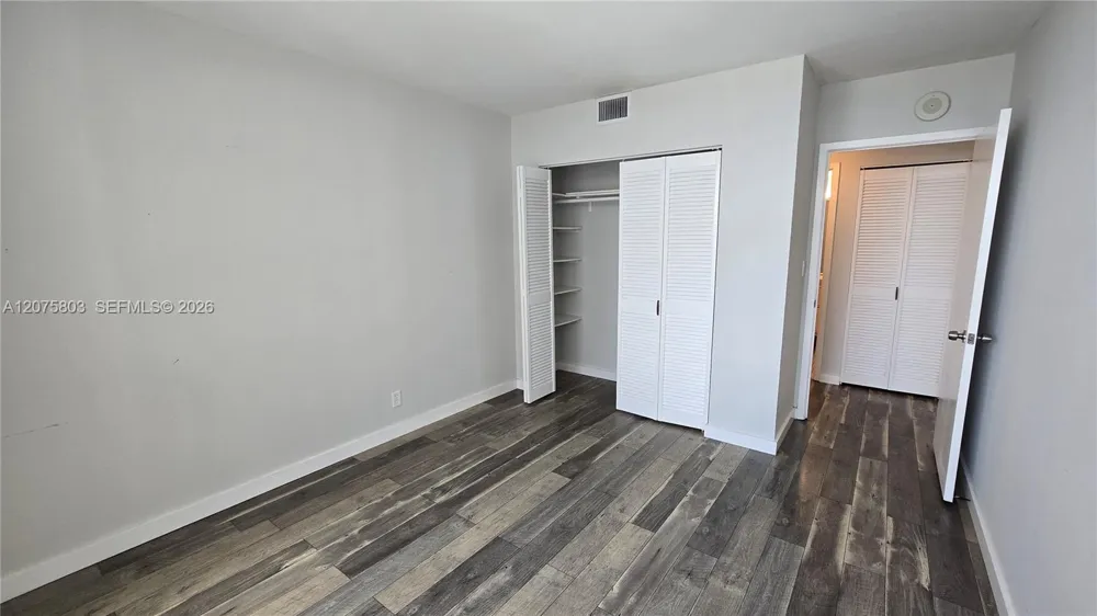2500 Parkview Dr #2317 Hallandale Beach, FL 33009