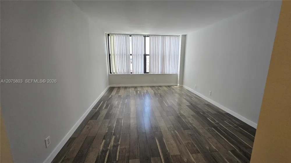 2500 Parkview Dr #2317 Hallandale Beach, FL 33009
