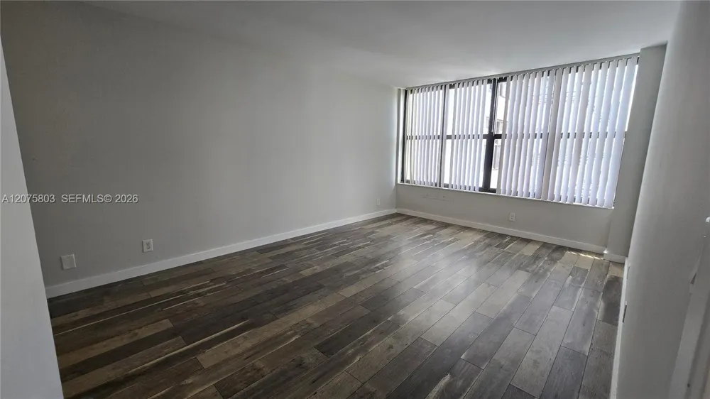 2500 Parkview Dr #2317 Hallandale Beach, FL 33009