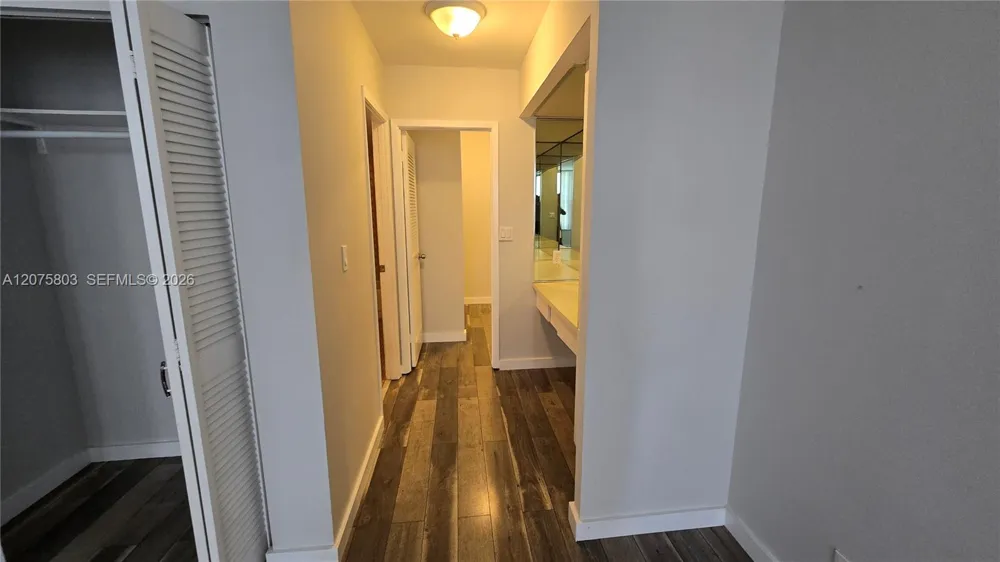 2500 Parkview Dr #2317 Hallandale Beach, FL 33009