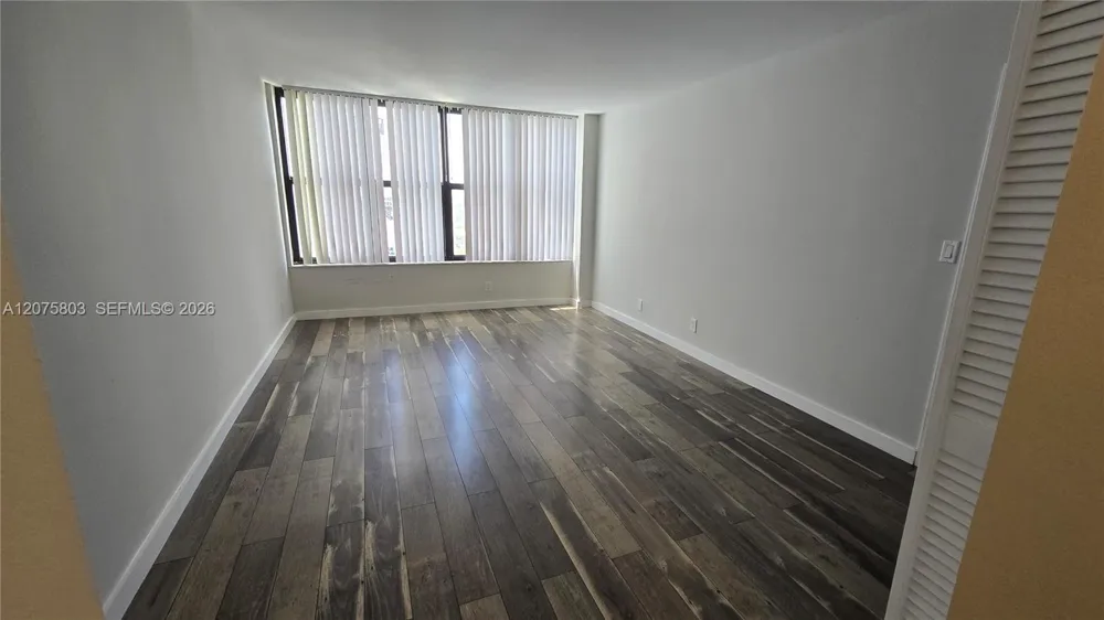 2500 Parkview Dr #2317 Hallandale Beach, FL 33009