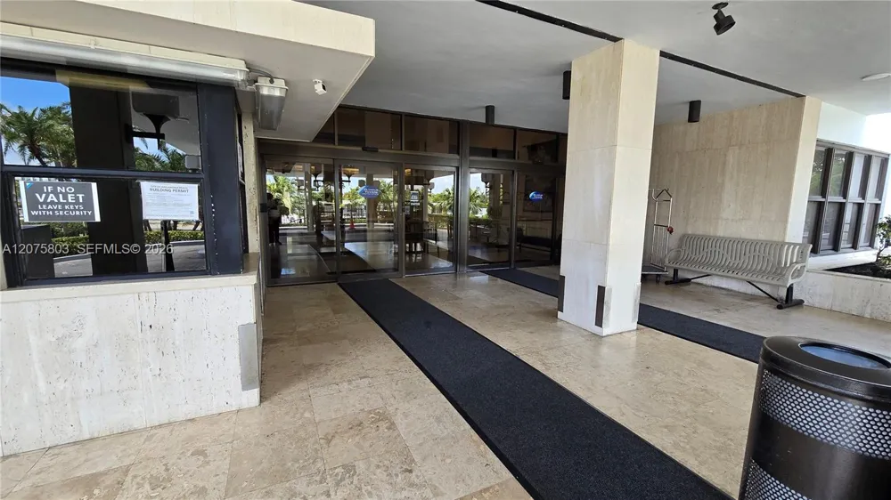 2500 Parkview Dr #2317 Hallandale Beach, FL 33009