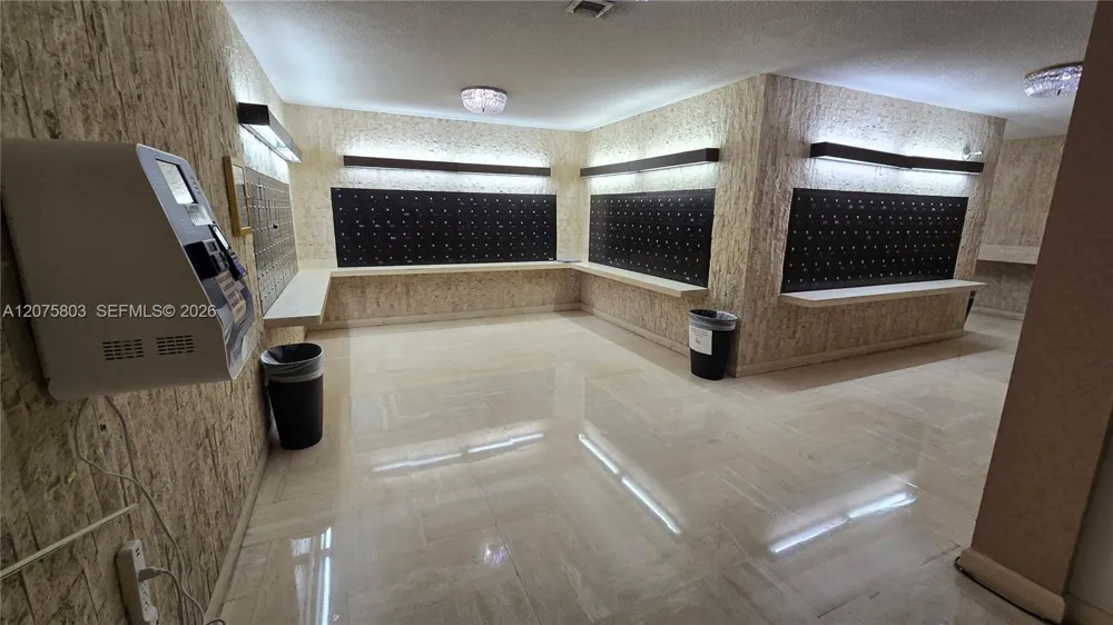 2500 Parkview Dr #2317 Hallandale Beach, FL 33009