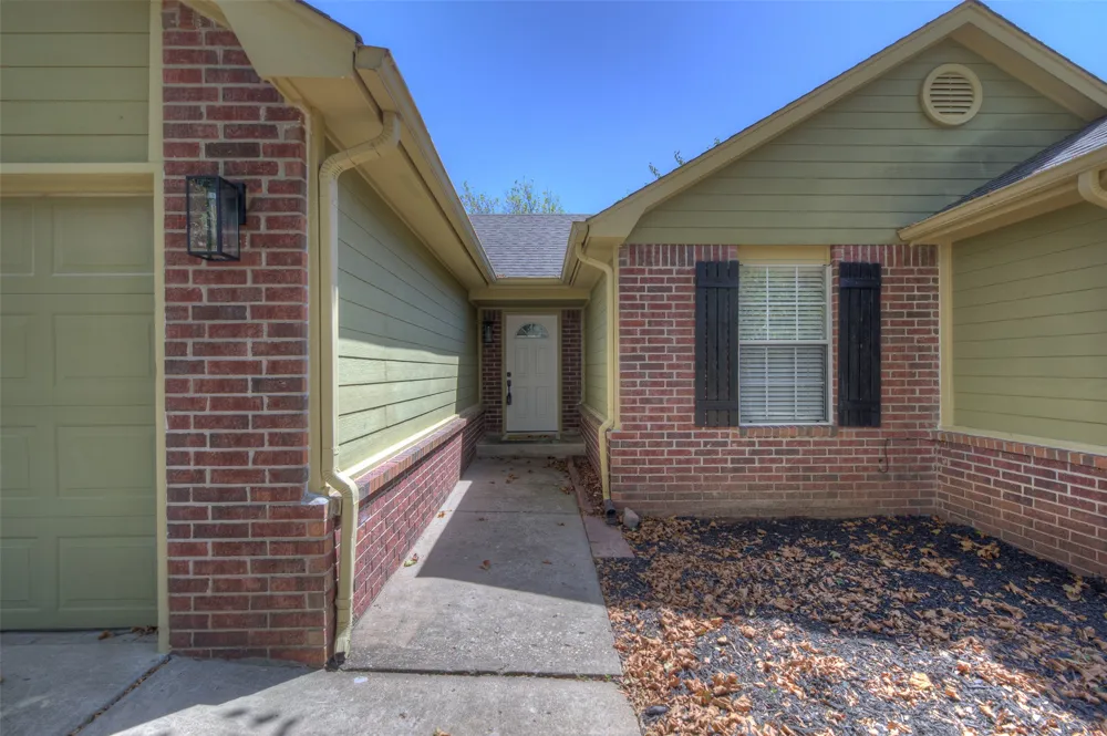911 14th Street Collinsville, OK 74021
