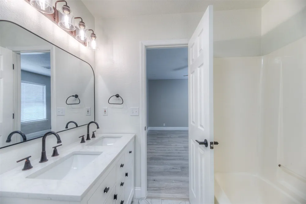 911 14th Street Collinsville, OK 74021