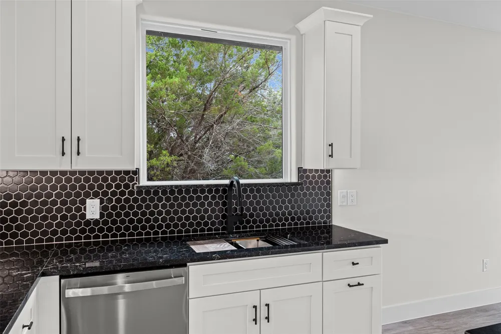 2712 Steepleridge Circle Granbury, TX 76048