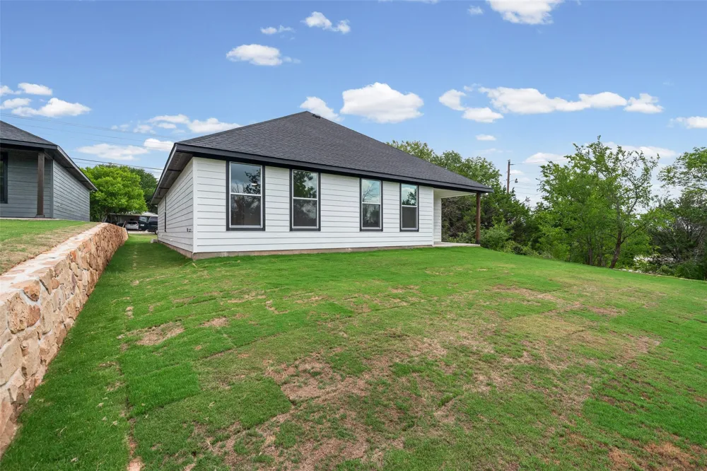 2712 Steepleridge Circle Granbury, TX 76048