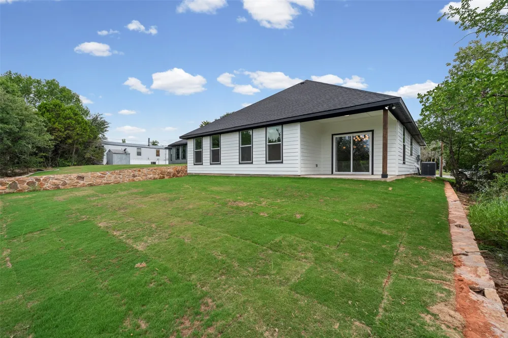 2712 Steepleridge Circle Granbury, TX 76048