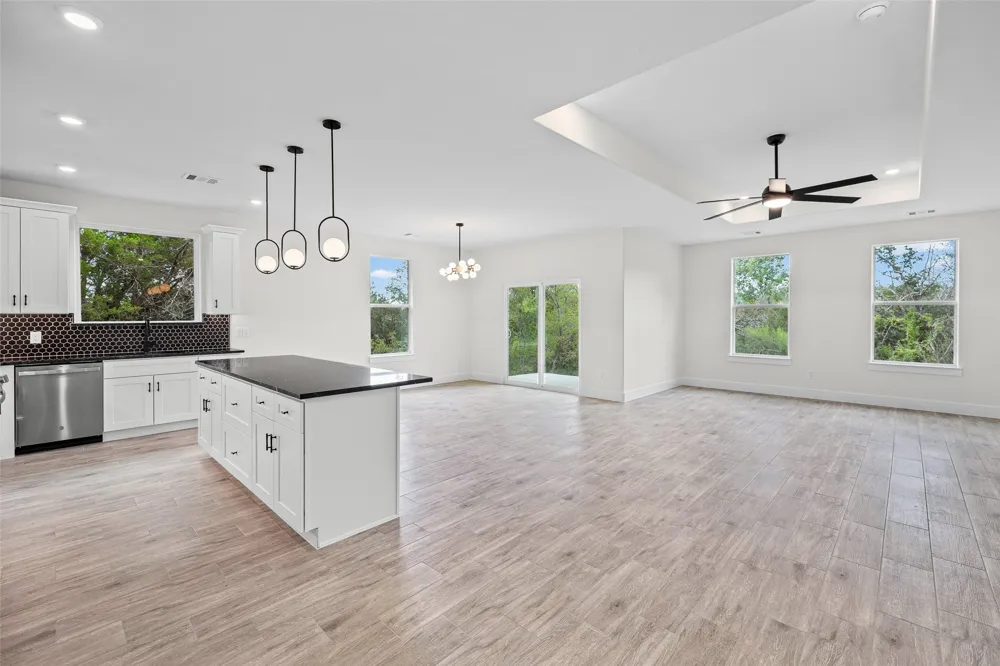2712 Steepleridge Circle Granbury, TX 76048