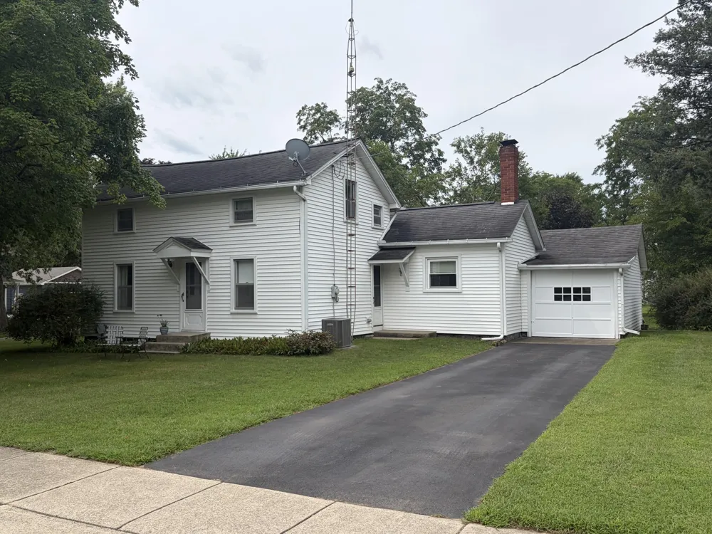 204 Litchfield Street Clinton, MI 49236