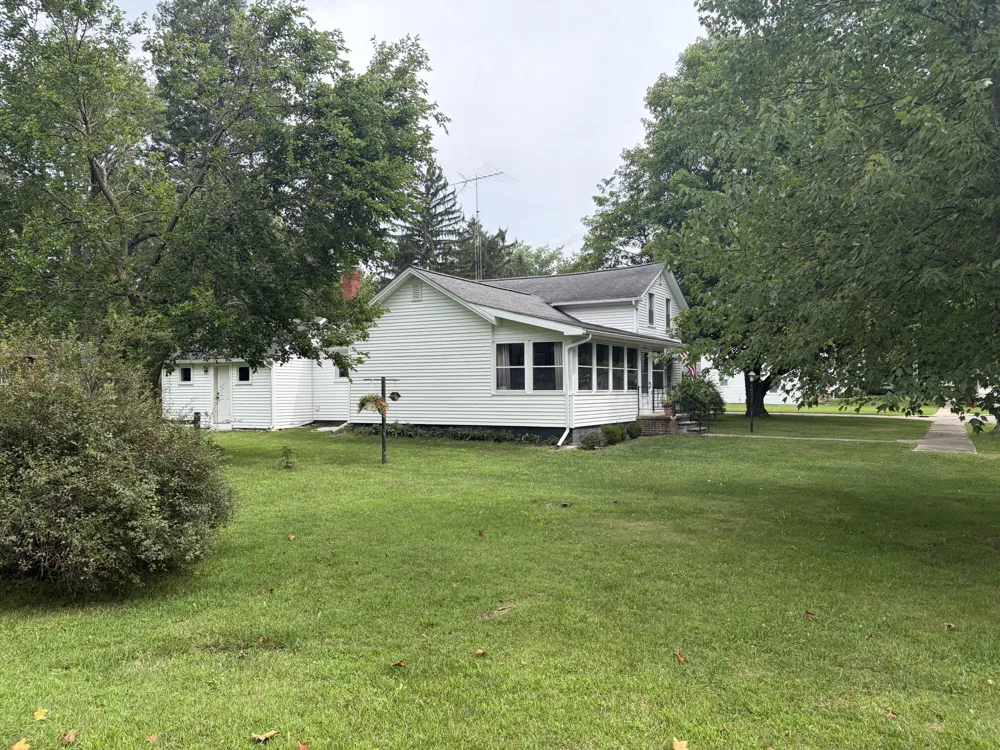 204 Litchfield Street Clinton, MI 49236