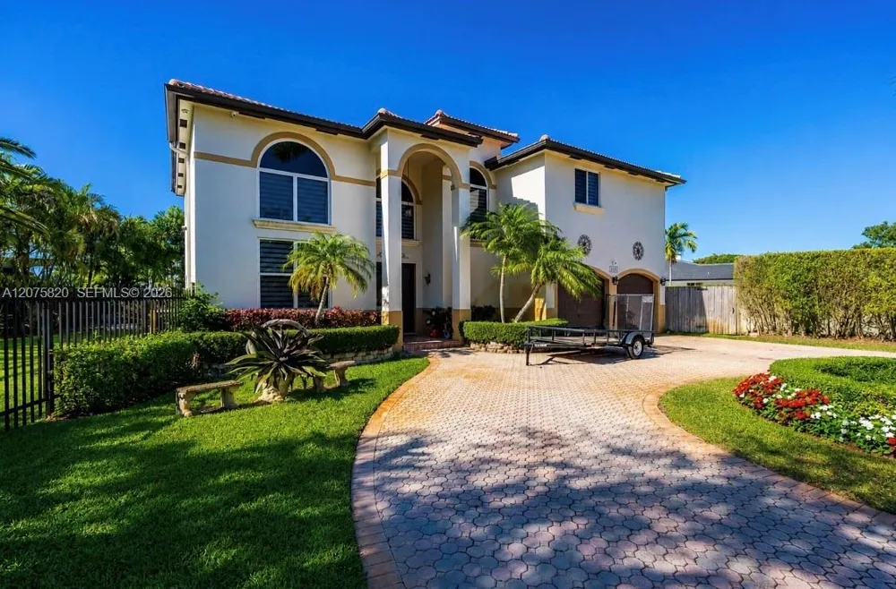 12071 SW 1st St Miami, FL 33184