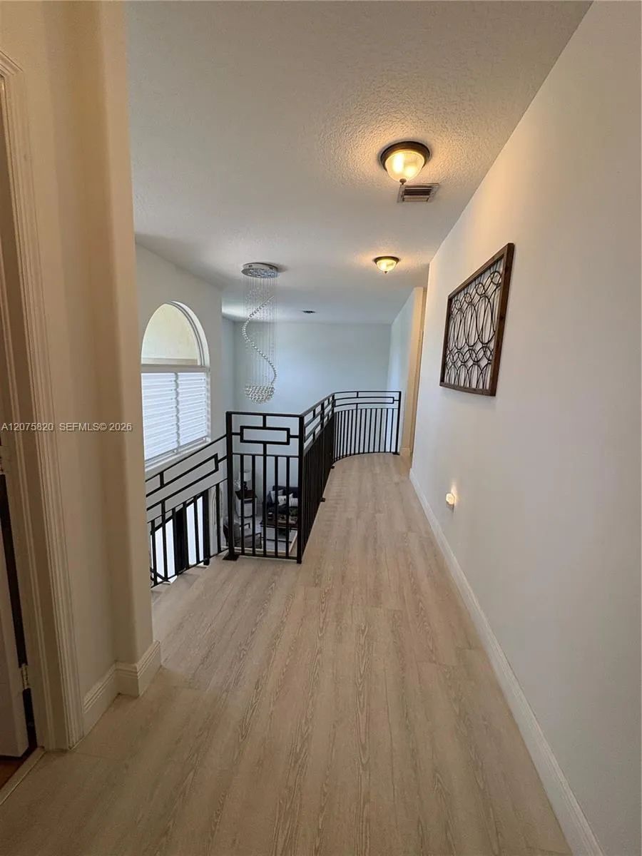 12071 SW 1st St Miami, FL 33184