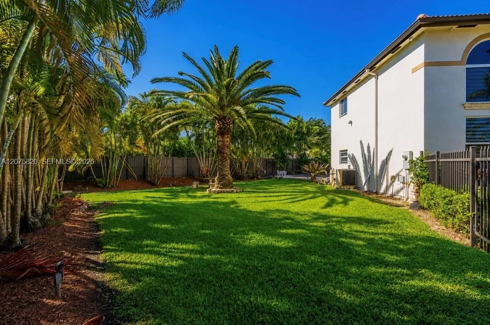 12071 SW 1st St Miami, FL 33184
