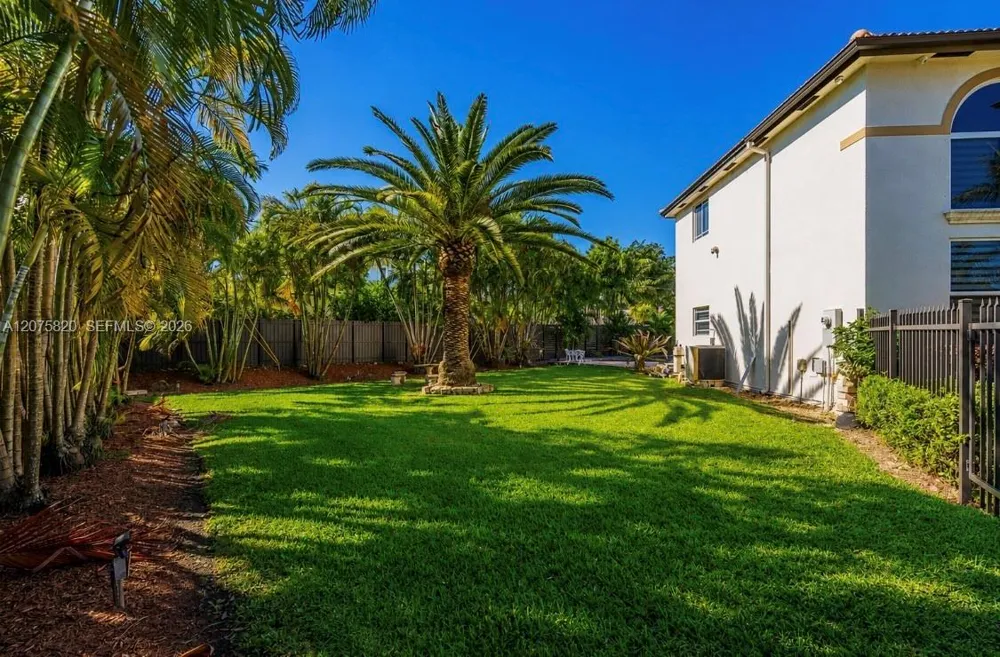 12071 SW 1st St Miami, FL 33184