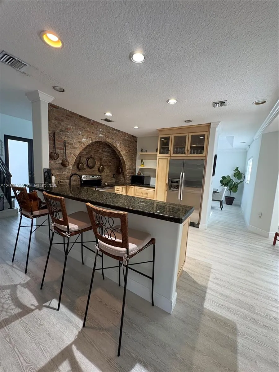 12071 SW 1st St Miami, FL 33184