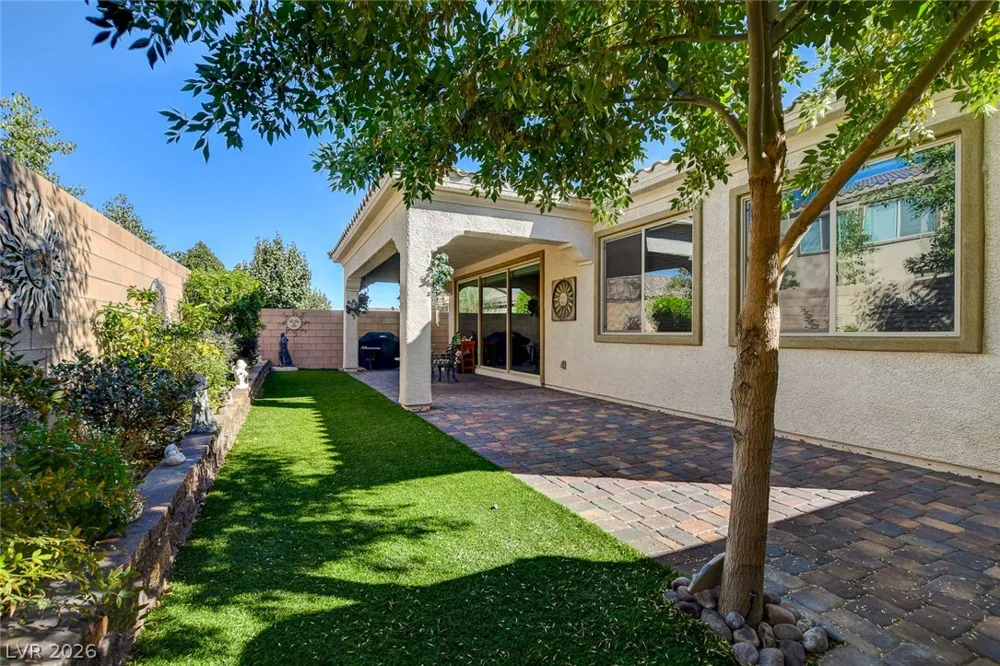 9730 Ponderosa Skye Court Las Vegas, NV 89166