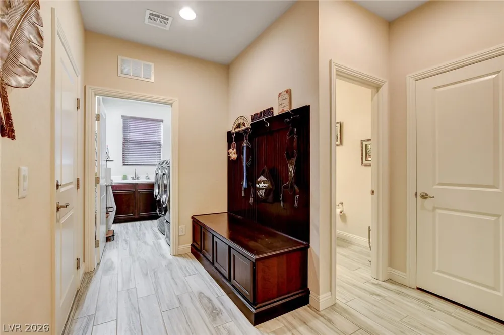 9730 Ponderosa Skye Court Las Vegas, NV 89166
