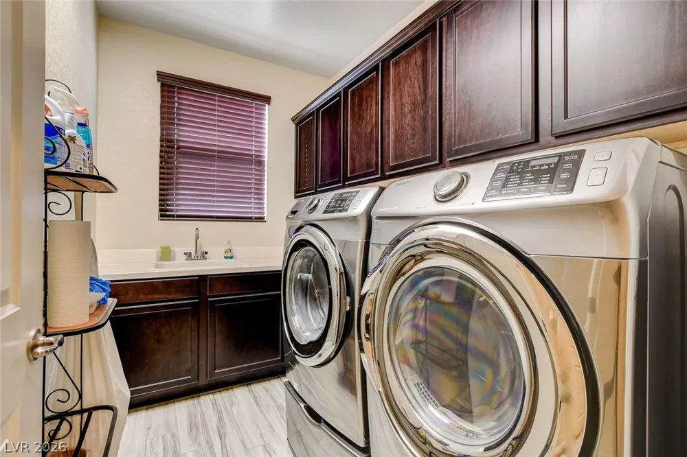9730 Ponderosa Skye Court Las Vegas, NV 89166