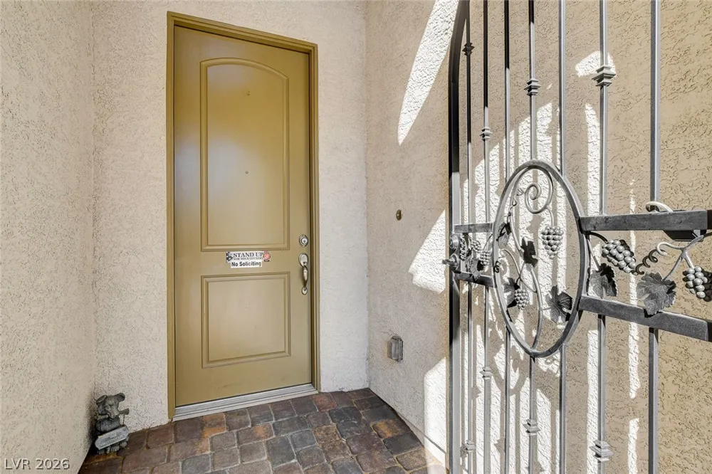 9730 Ponderosa Skye Court Las Vegas, NV 89166