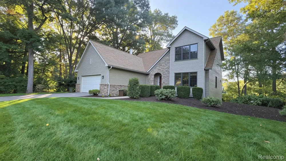 448 Fairwood Road Putnam Township, MI 48169