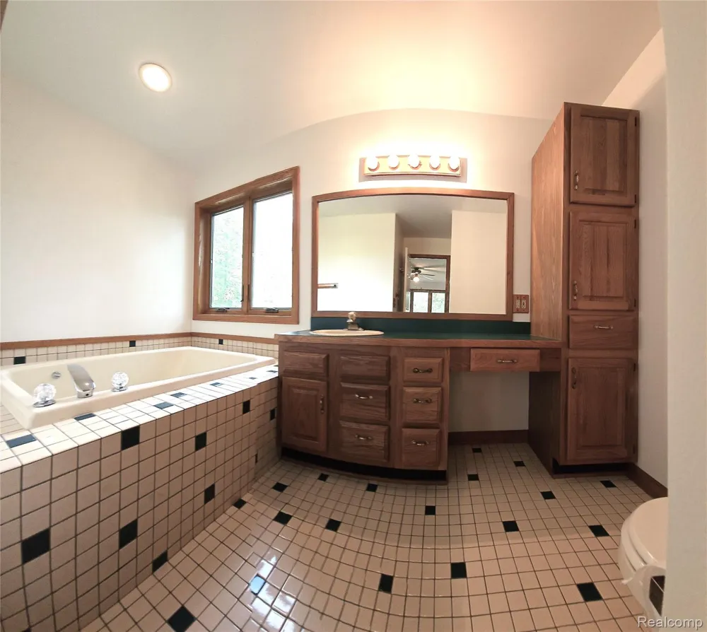 448 Fairwood Road Putnam Township, MI 48169