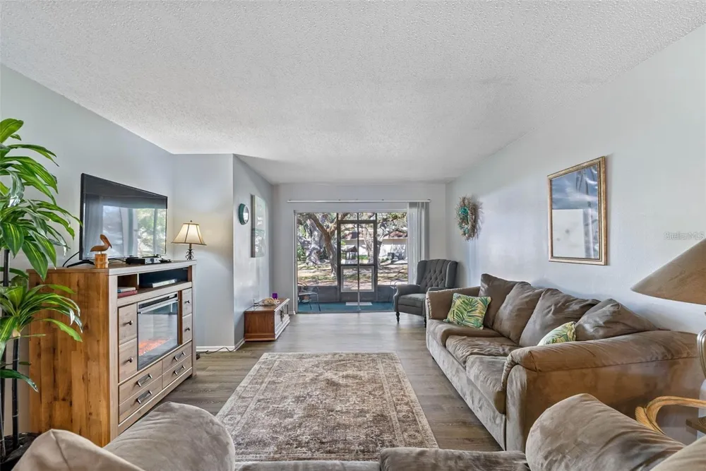 870 VIRGINIA STREET #104 Dunedin, FL 34698