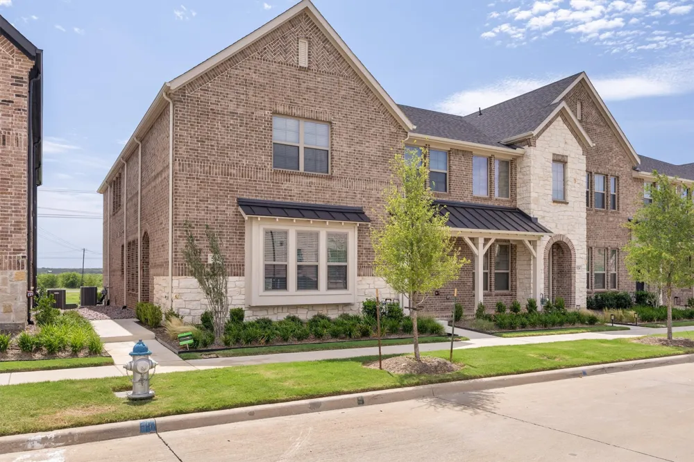528 4th Street Argyle, TX 76226