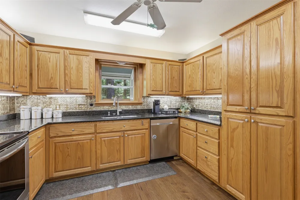 190 County Road 2452 Leesburg, TX 75451