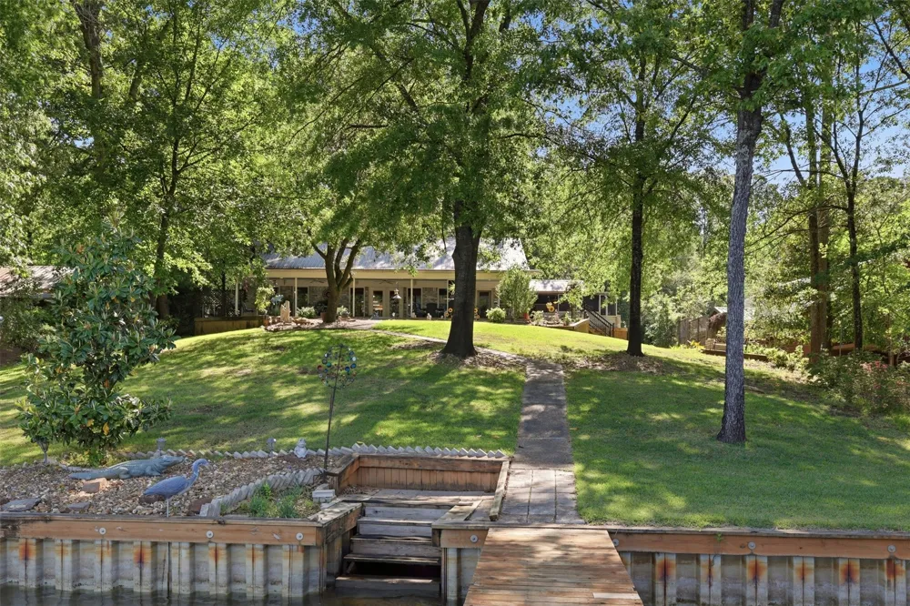 190 County Road 2452 Leesburg, TX 75451