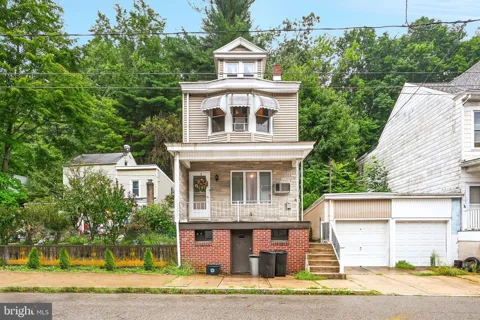 842 WATER STREET