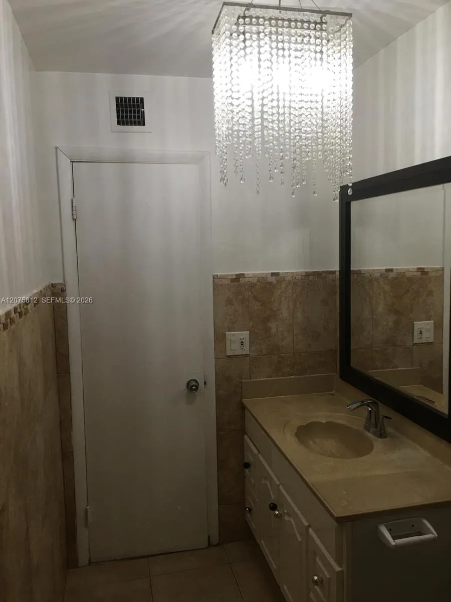 669 W 80th St #0 Hialeah, FL 33014