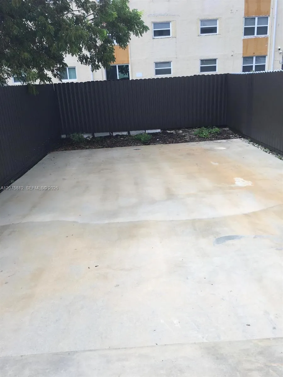 669 W 80th St #0 Hialeah, FL 33014
