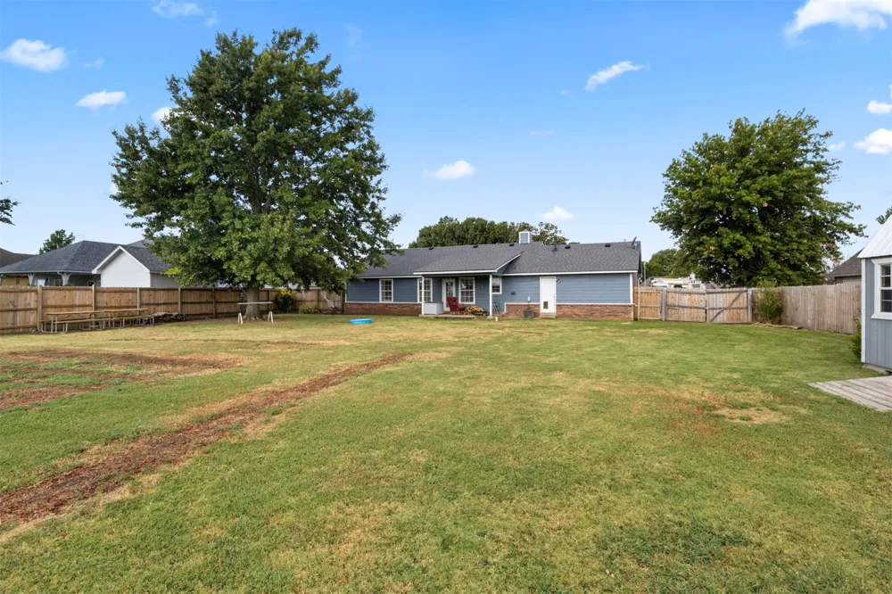1105 S Hummingbird Lane Skiatook, OK 74070