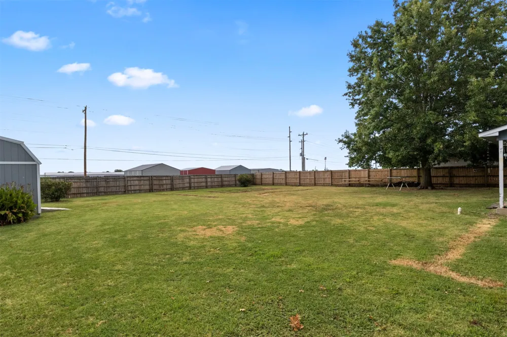 1105 S Hummingbird Lane Skiatook, OK 74070
