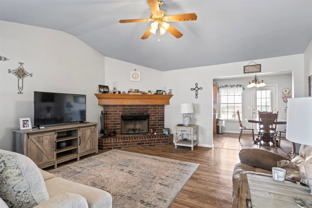 1105 S Hummingbird Lane Skiatook, OK 74070