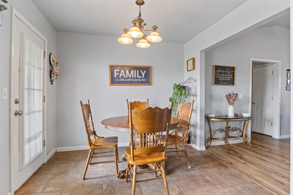 1105 S Hummingbird Lane Skiatook, OK 74070