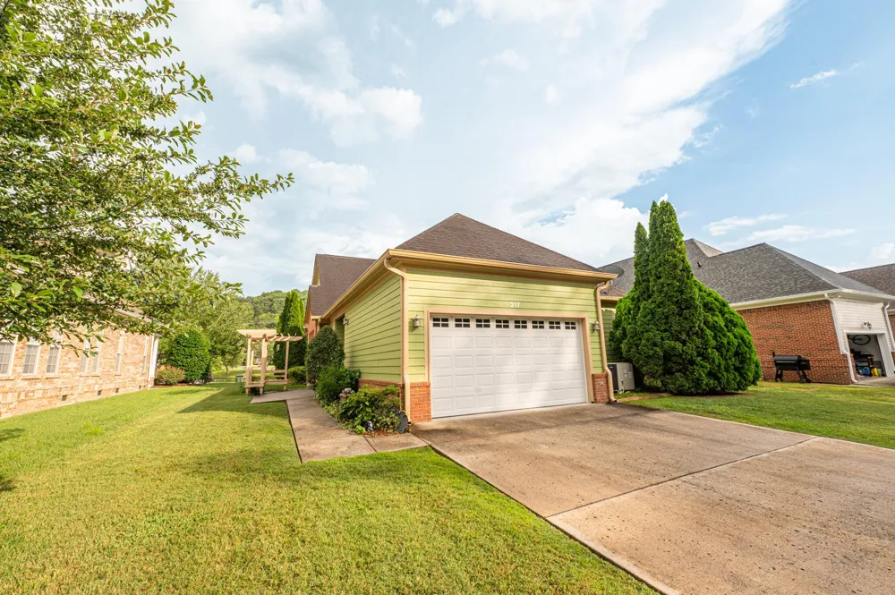 217 Horse Creek Drive Chattanooga, TN 37405
