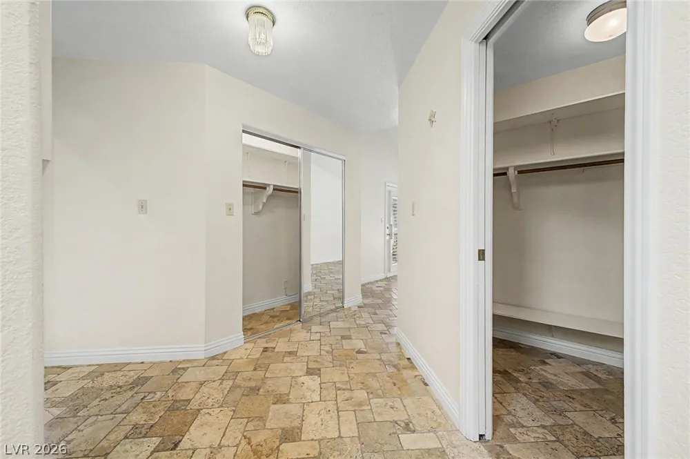7159 Mission Hills Drive Las Vegas, NV 89113