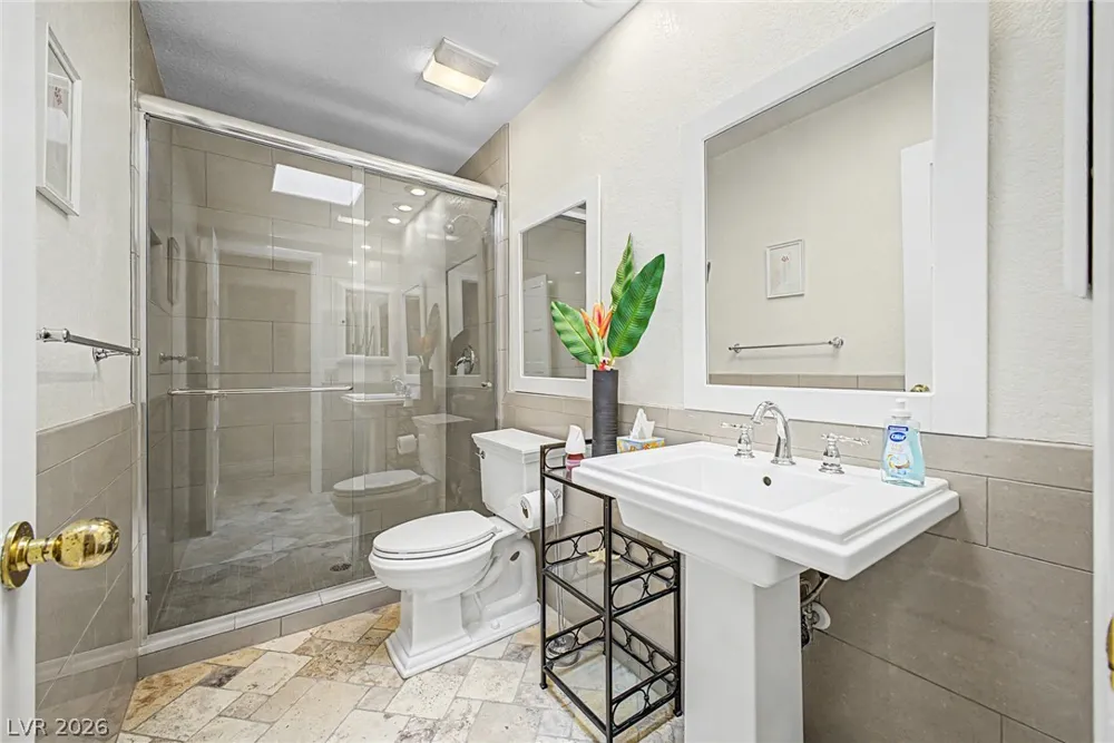 7159 Mission Hills Drive Las Vegas, NV 89113