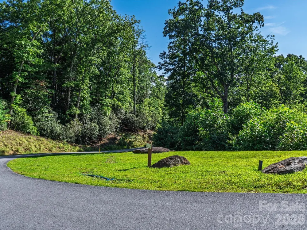 52 Lemongrass Trail Hendersonville, NC 28791