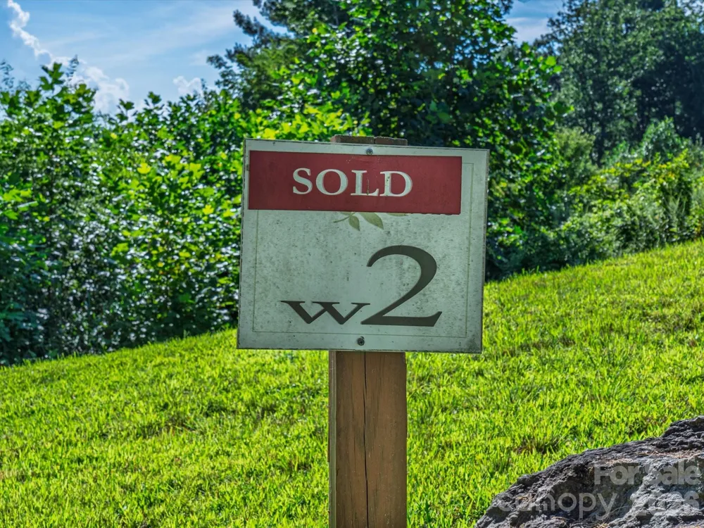 52 Lemongrass Trail Hendersonville, NC 28791