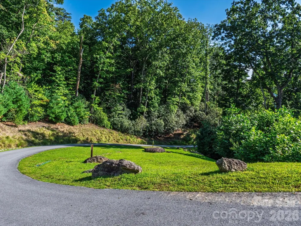 52 Lemongrass Trail Hendersonville, NC 28791