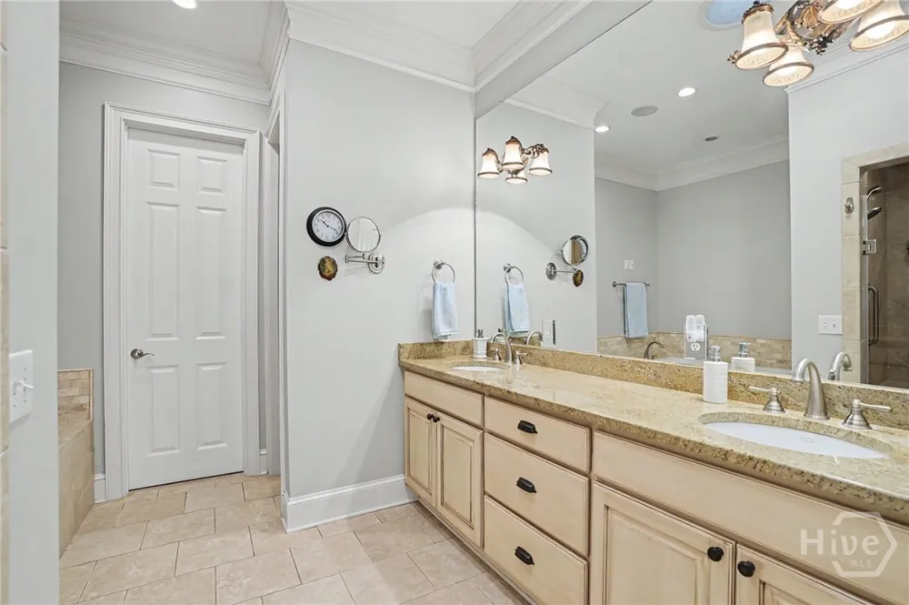 8 Fore Royal Circle Savannah, GA 31411