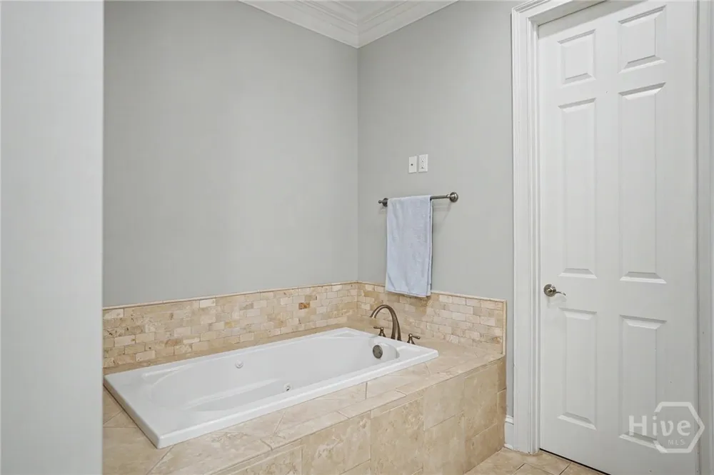 8 Fore Royal Circle Savannah, GA 31411
