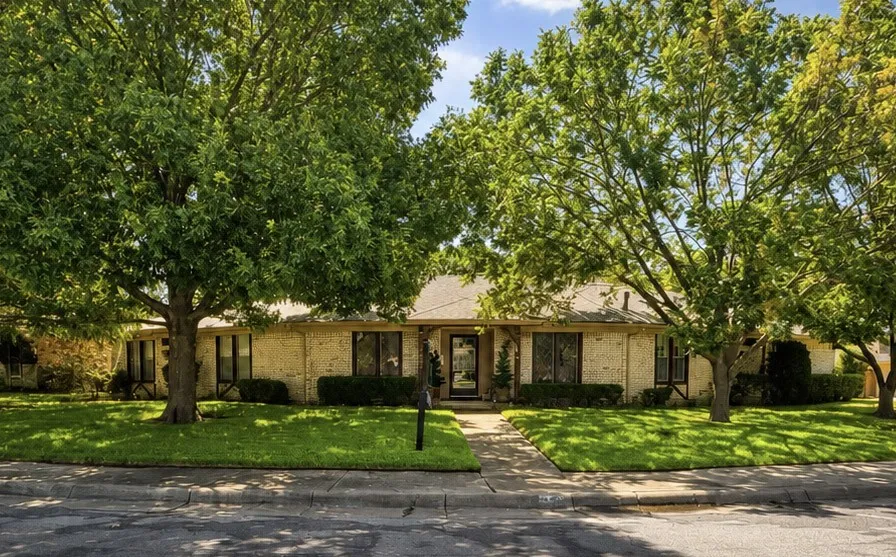 7260 Alto Caro Drive Dallas, TX 75248
