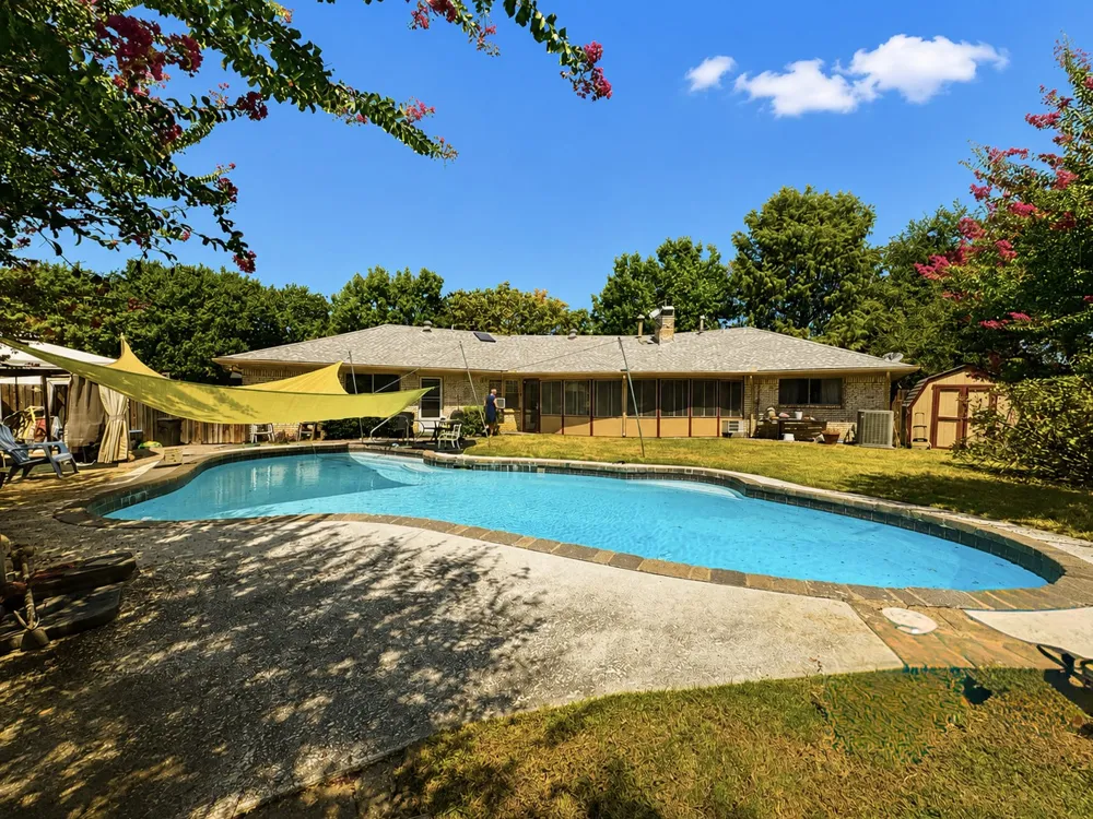 7260 Alto Caro Drive Dallas, TX 75248
